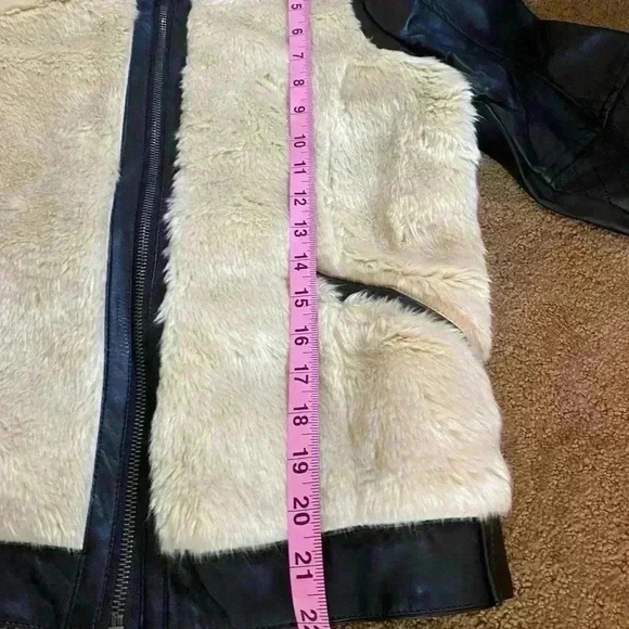 Faux Leather and Fur Beautiful medium jacket in excellent condition - Picture 4 of 10